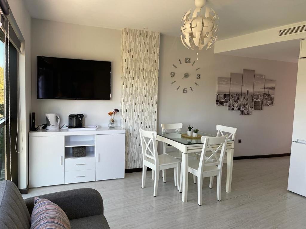 Tecnocordoba Ii Aparcamiento Privado Gratuito Y Piscina Apartment